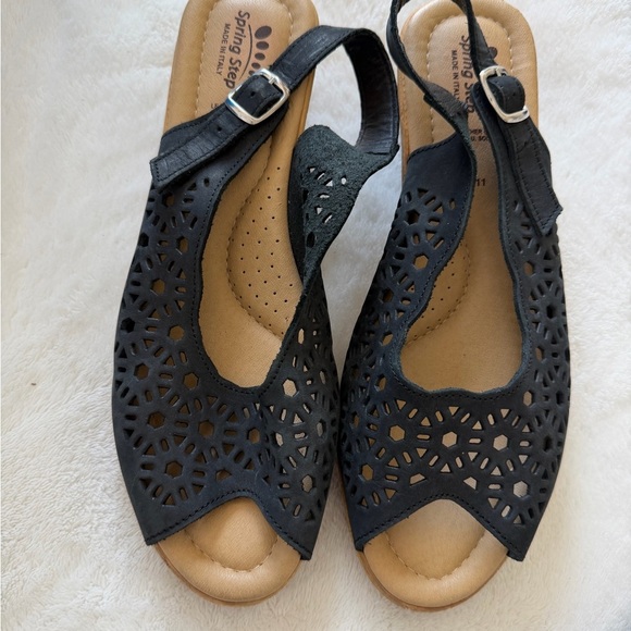 Spring Step Black Cut-Out Wedges - Picture 3 of 6